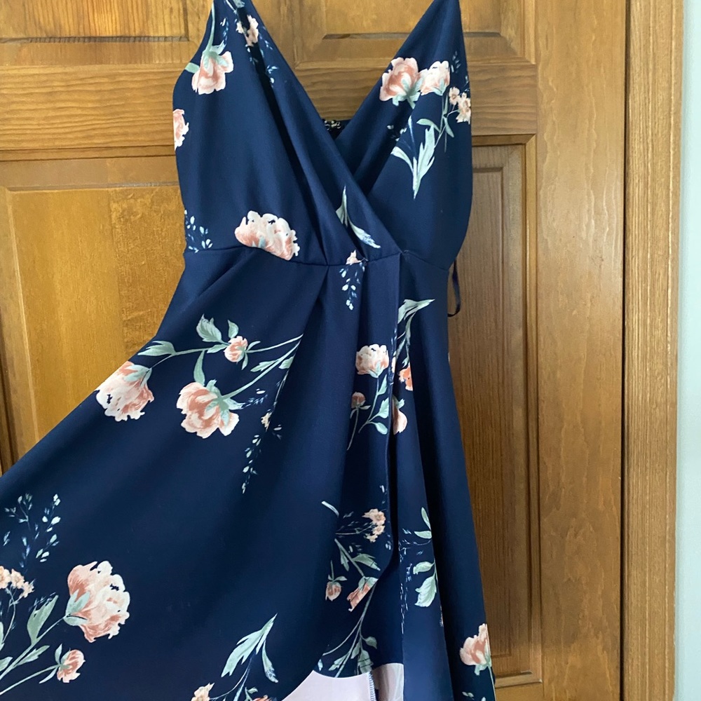 Selling a Macys semi-formal dress, size medium